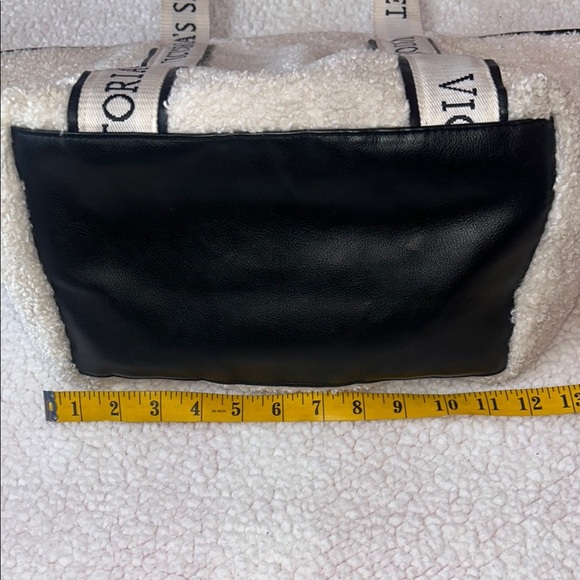 Victoria's Secret White Tote Minimalist Design - Picture 6 of 10